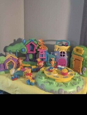Disney Winnie the Pooh Colorful Playset — Yellow & Green